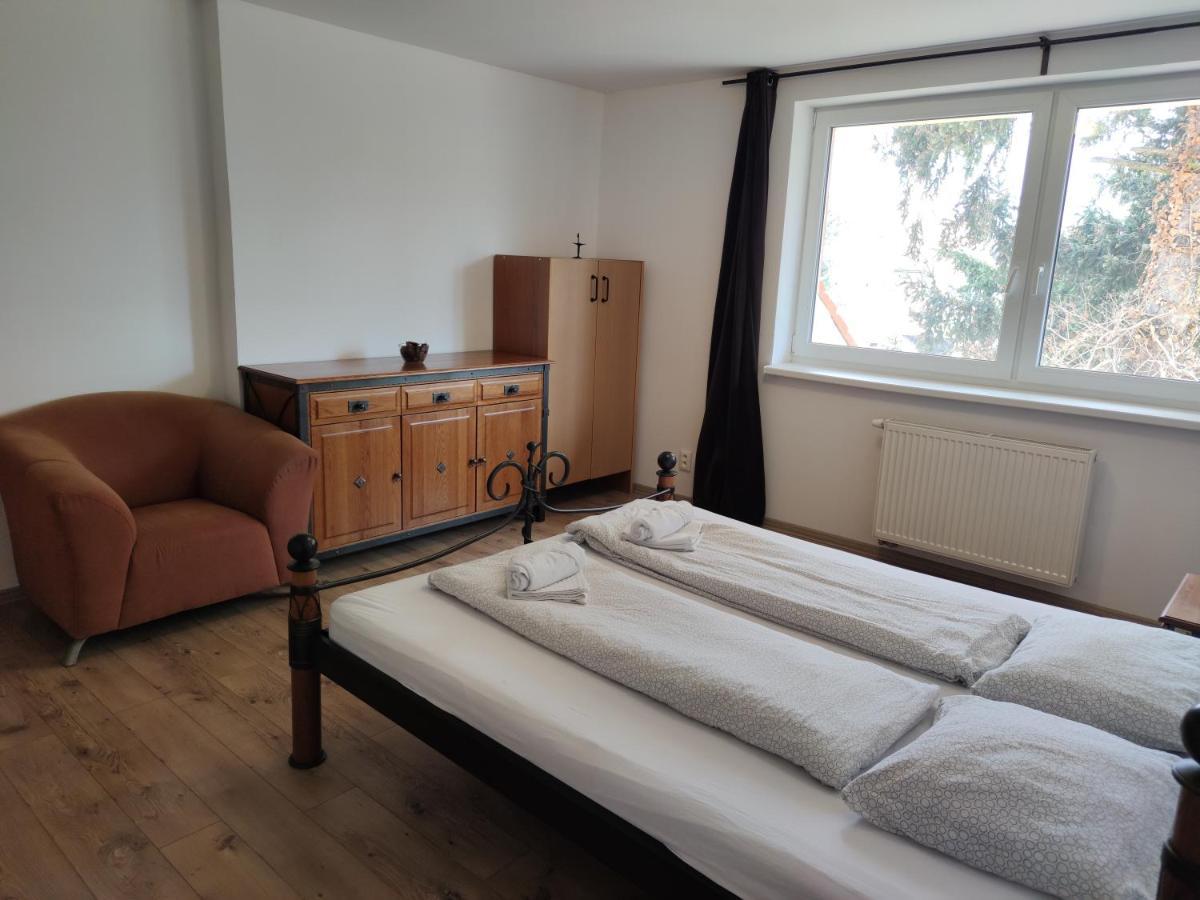 Attic Parkview Apartment Piest'any Exterior foto