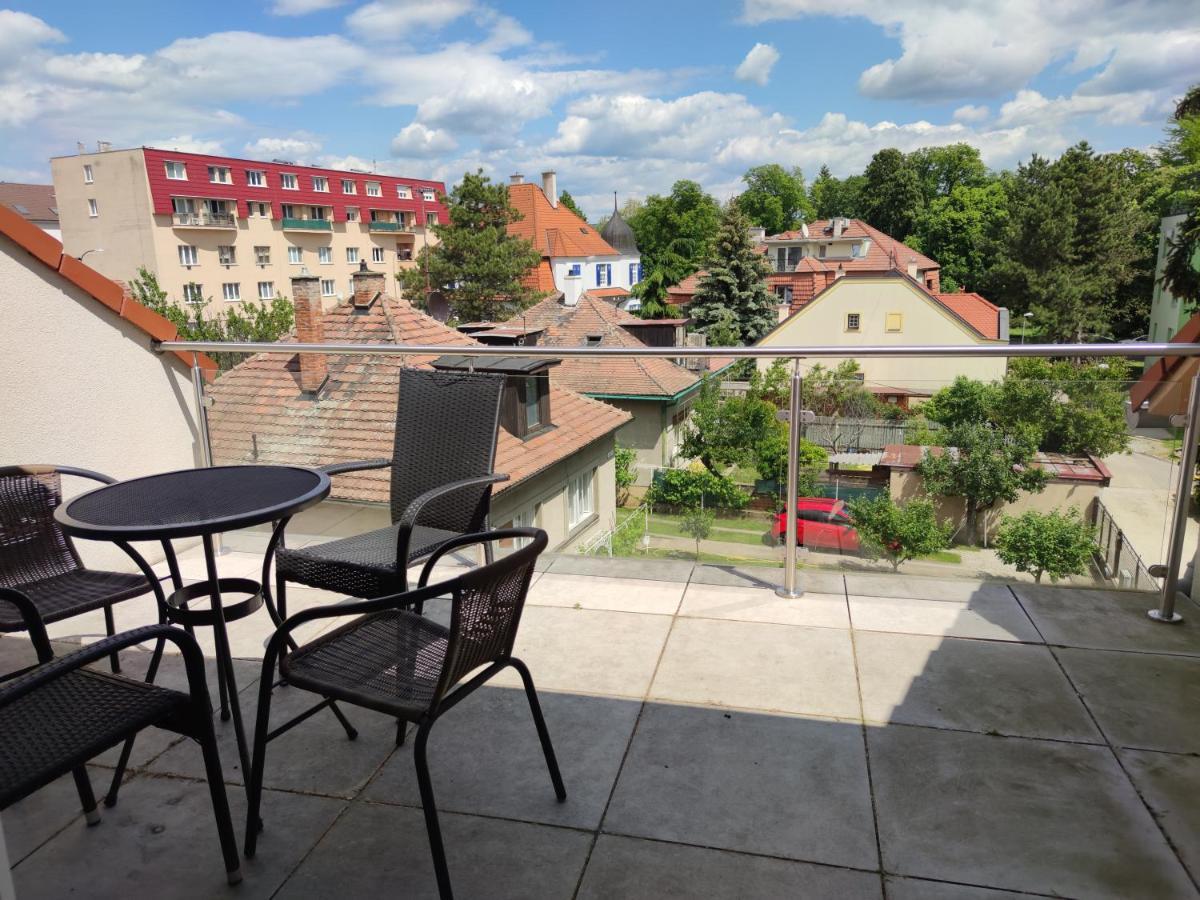 Attic Parkview Apartment Piest'any Exterior foto